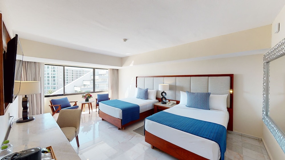 Park Royal Beach Cancun - All Inclusive — Hotel rooms in Cancun, Quintana Roo