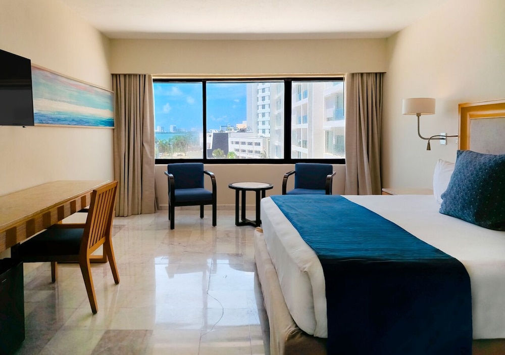 Park Royal Beach Cancun - All Inclusive — Hotel rooms in Cancun, Quintana Roo
