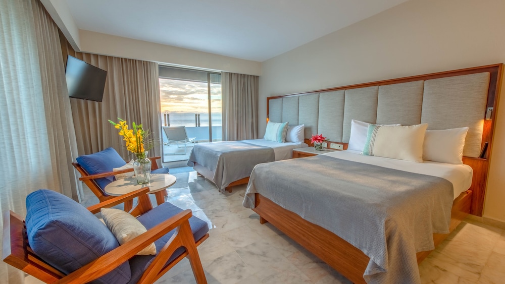 Park Royal Beach Cancun - All Inclusive — Hotel rooms in Cancun, Quintana Roo
