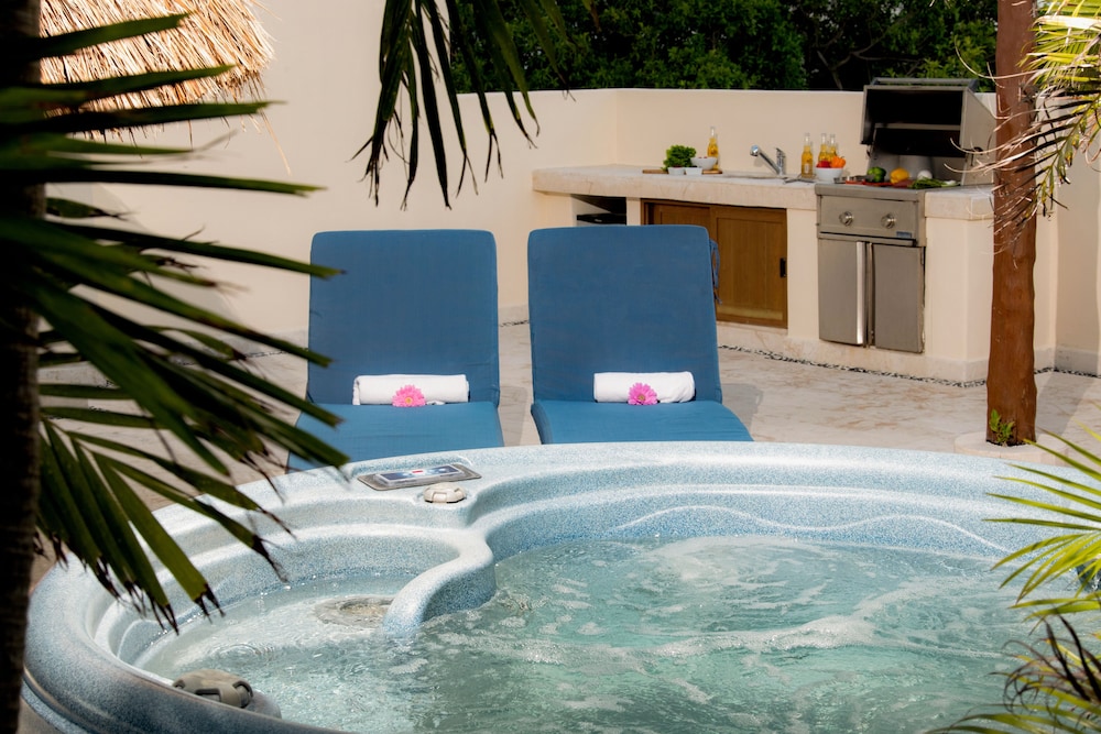 Porto Playa Condo Hotel & Beachclub — Spa in Playa del Carmen, Quintana Roo