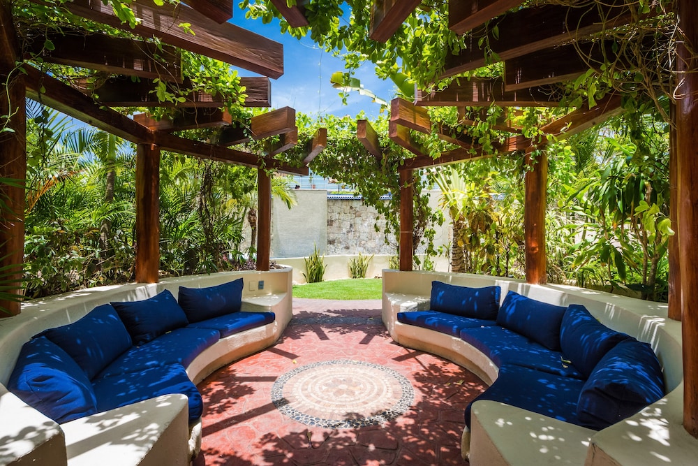 Porto Playa Condo Hotel & Beachclub — Restaurant & bars in Playa del Carmen, Quintana Roo