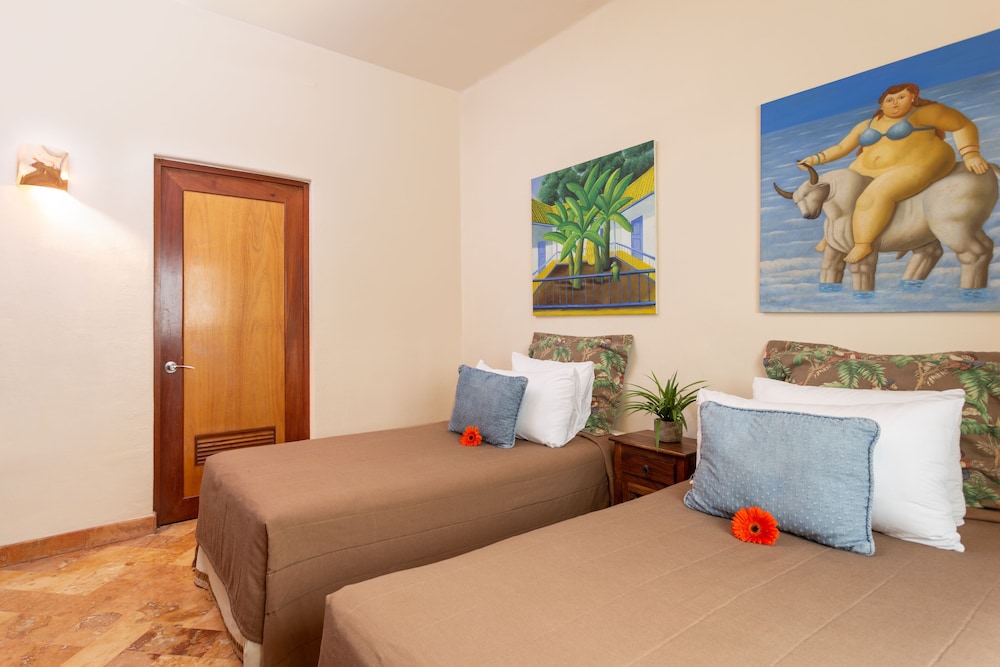 Porto Playa Condo Hotel & Beachclub — Hotel rooms in Playa del Carmen, Quintana Roo