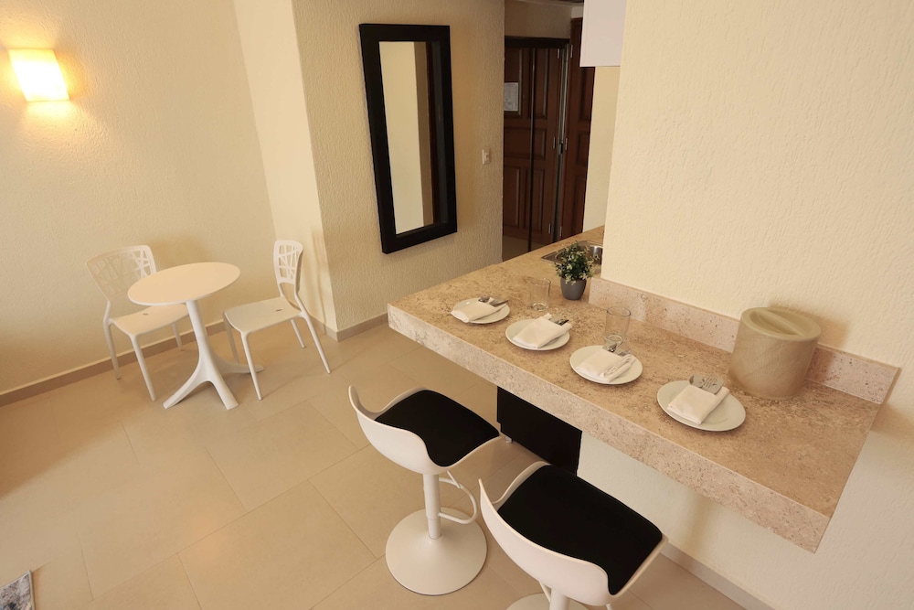 Adhara Hacienda Cancun — Hotel rooms in Cancun, Quintana Roo