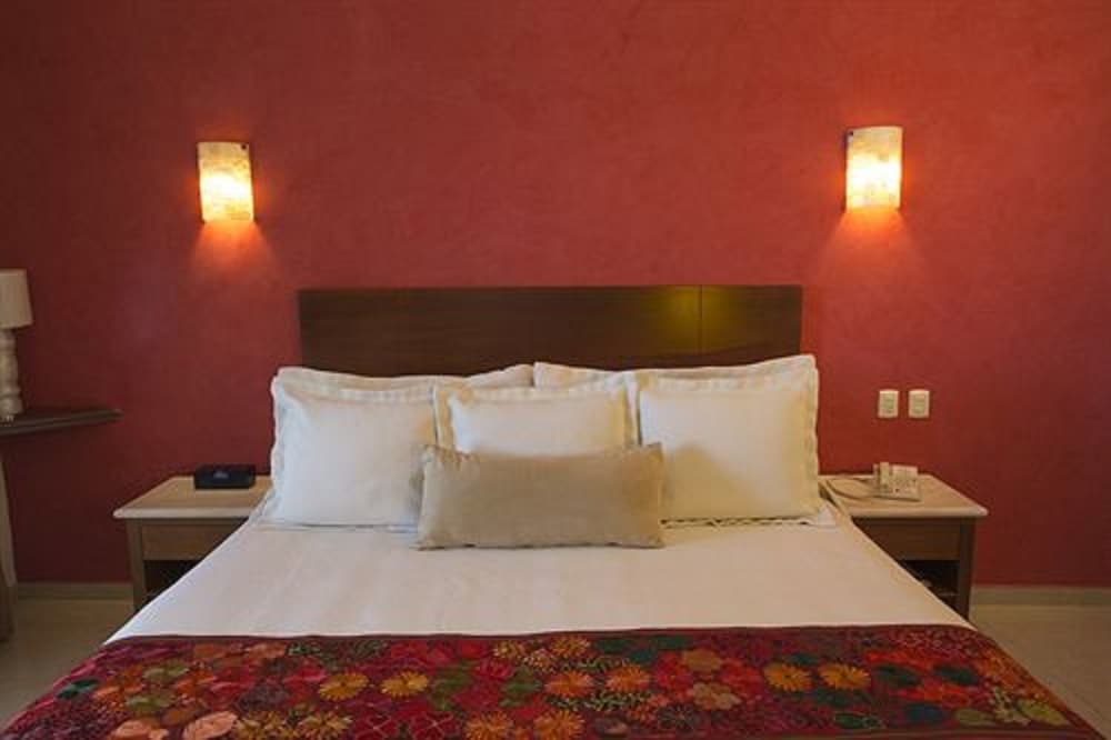 Adhara Hacienda Cancun — Hotel rooms in Cancun, Quintana Roo