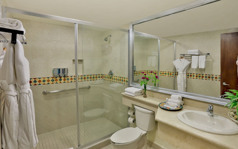 Adhara Hacienda Cancun — Hotel rooms in Cancun, Quintana Roo
