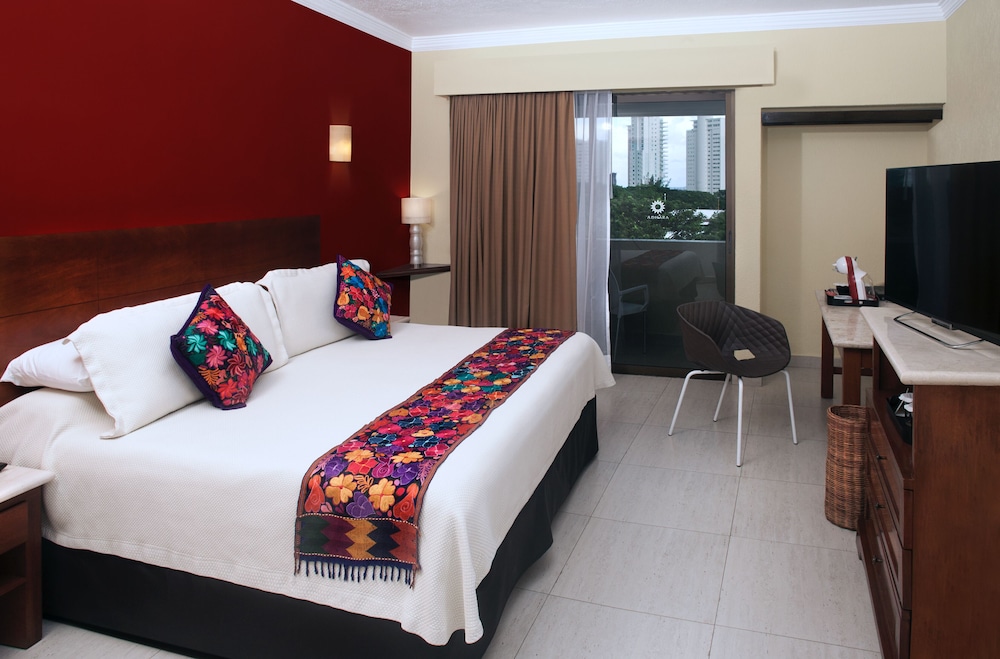 Adhara Hacienda Cancun — Hotel rooms in Cancun, Quintana Roo