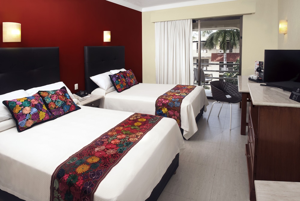 Adhara Hacienda Cancun — Hotel rooms in Cancun, Quintana Roo