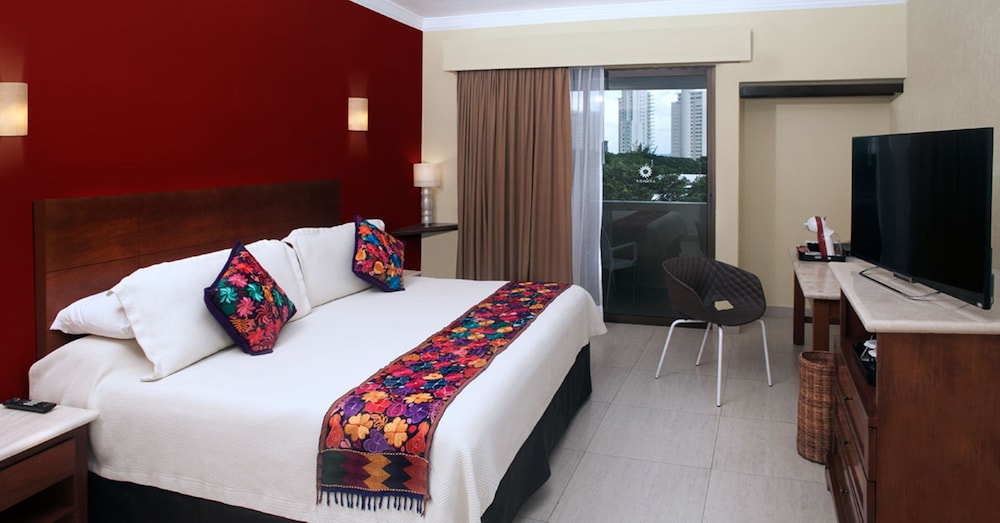 Adhara Hacienda Cancun — Hotel rooms in Cancun, Quintana Roo