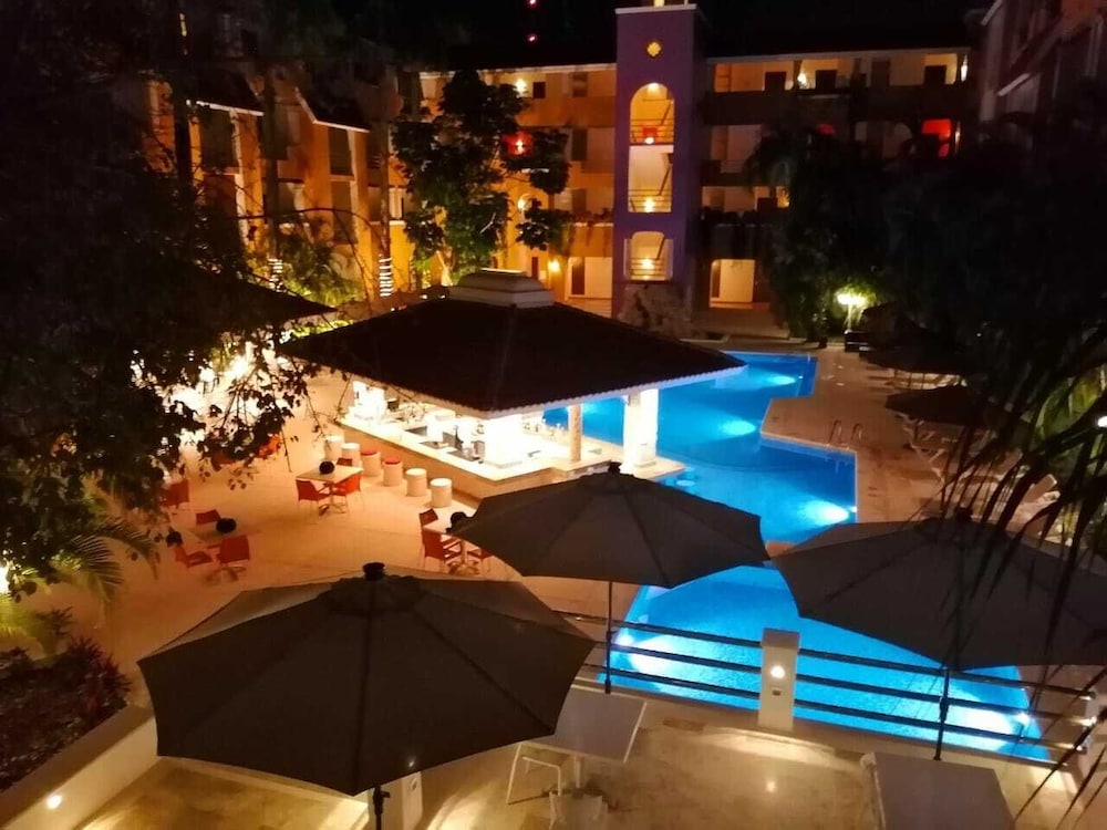 Adhara Hacienda Cancun — Swimming pool in Cancun, Quintana Roo
