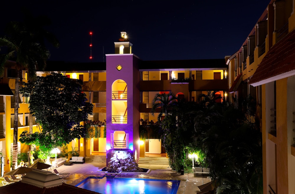 Adhara Hacienda Cancun — Hotel building in Cancun, Quintana Roo