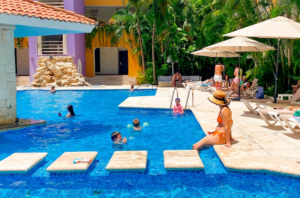 Adhara Hacienda Cancun — Swimming pool in Cancun, Quintana Roo