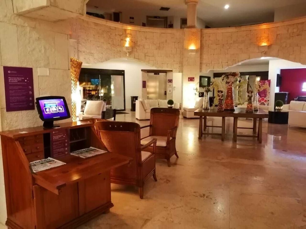 Adhara Hacienda Cancun — Hotel building in Cancun, Quintana Roo