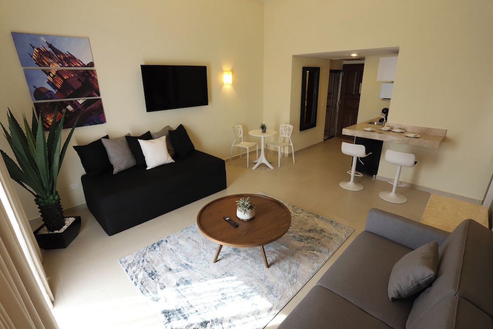 Adhara Hacienda Cancun — Hotel rooms in Cancun, Quintana Roo