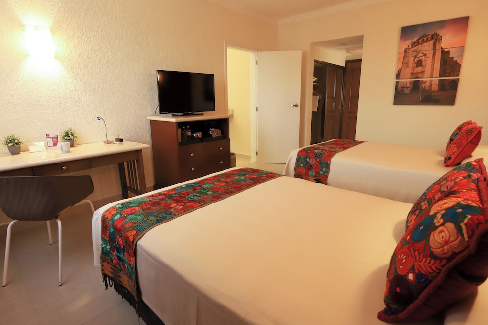 Adhara Hacienda Cancun — Hotel rooms in Cancun, Quintana Roo