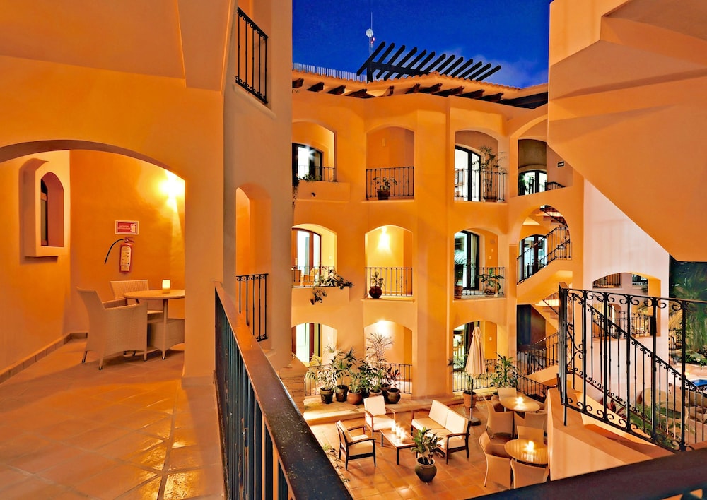 Acanto Playa del Carmen, Trademark Collection by Wyndham — Hotel building in Playa del Carmen, Quintana Roo