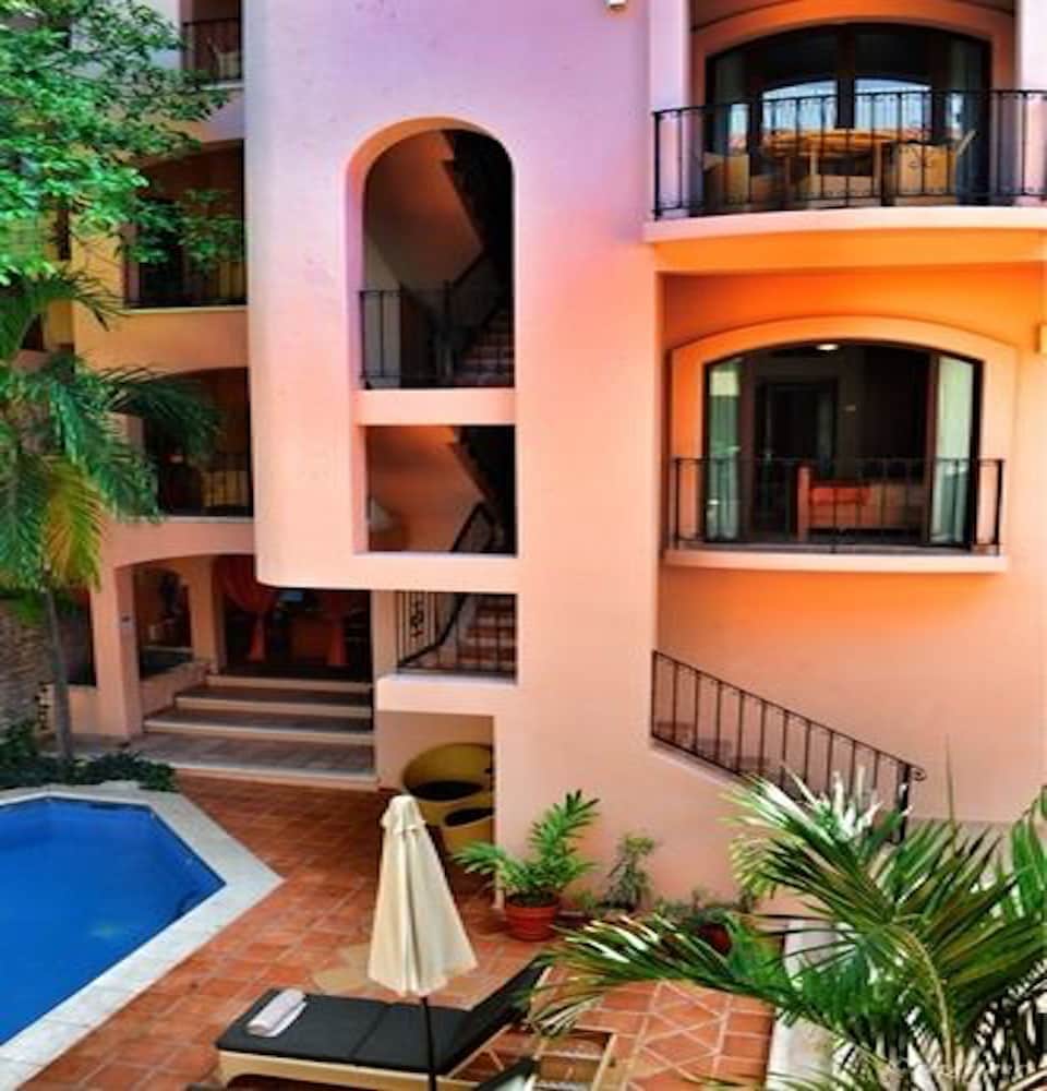 Acanto Playa del Carmen, Trademark Collection by Wyndham — Hotel building in Playa del Carmen, Quintana Roo