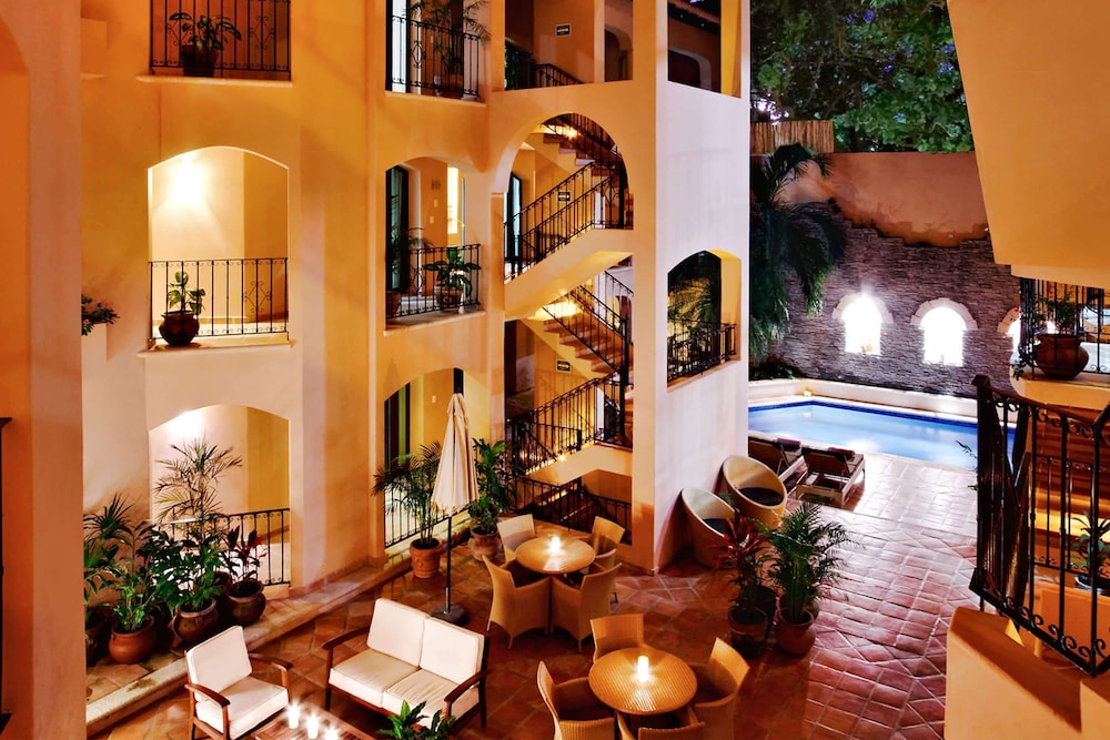 Acanto Playa del Carmen, Trademark Collection by Wyndham — Hotel building in Playa del Carmen, Quintana Roo