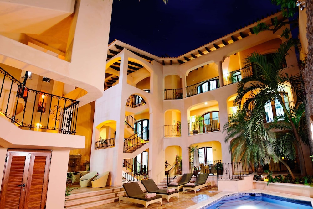 Acanto Playa del Carmen, Trademark Collection by Wyndham — Hotel building in Playa del Carmen, Quintana Roo