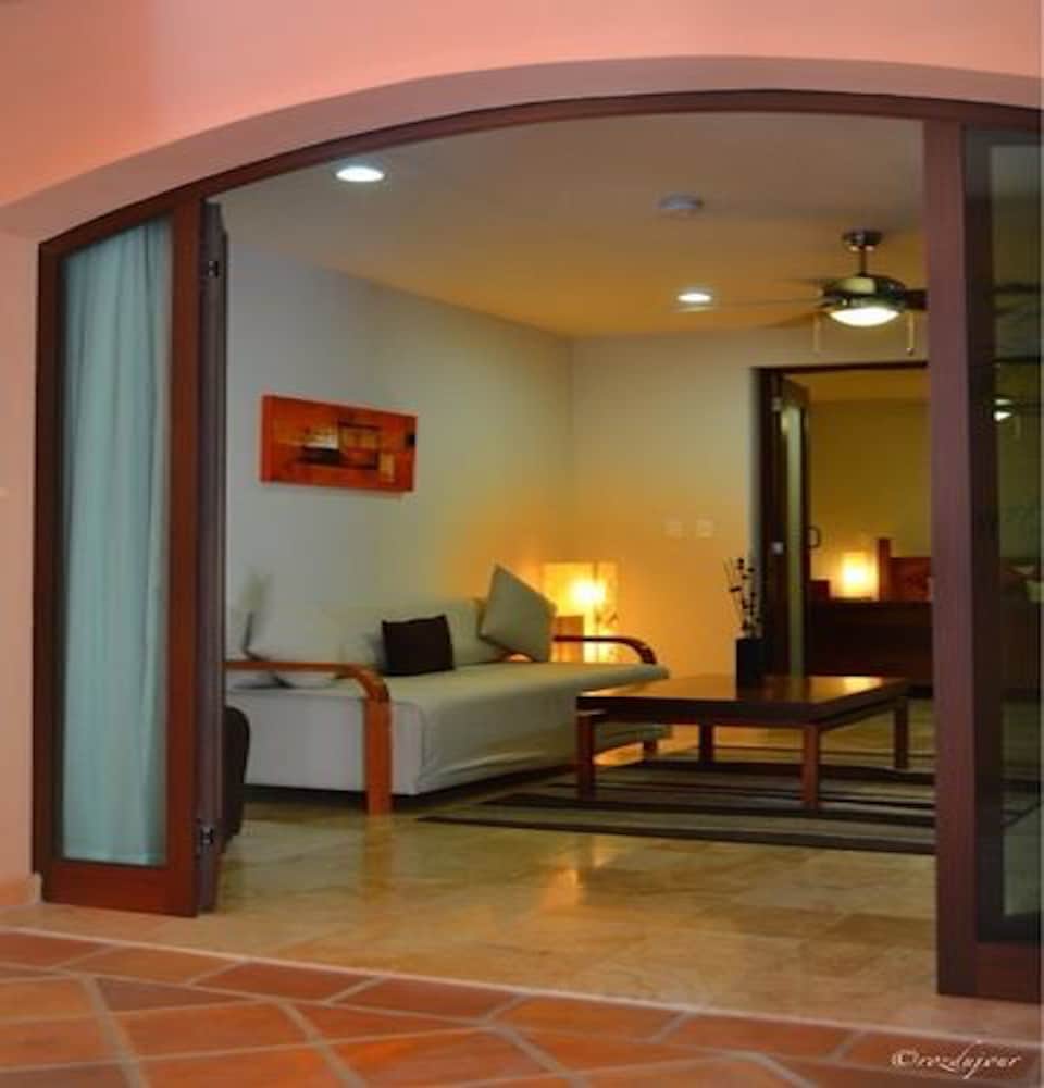 Acanto Playa del Carmen, Trademark Collection by Wyndham — Hotel rooms in Playa del Carmen, Quintana Roo