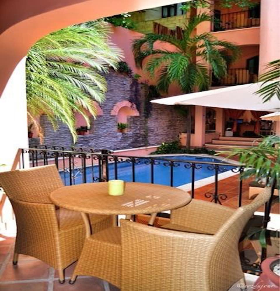 Acanto Playa del Carmen, Trademark Collection by Wyndham — Swimming pool in Playa del Carmen, Quintana Roo