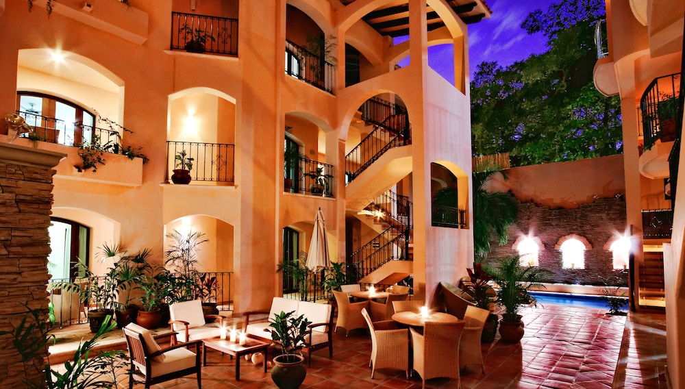 Acanto Playa del Carmen, Trademark Collection by Wyndham — Hotel building in Playa del Carmen, Quintana Roo