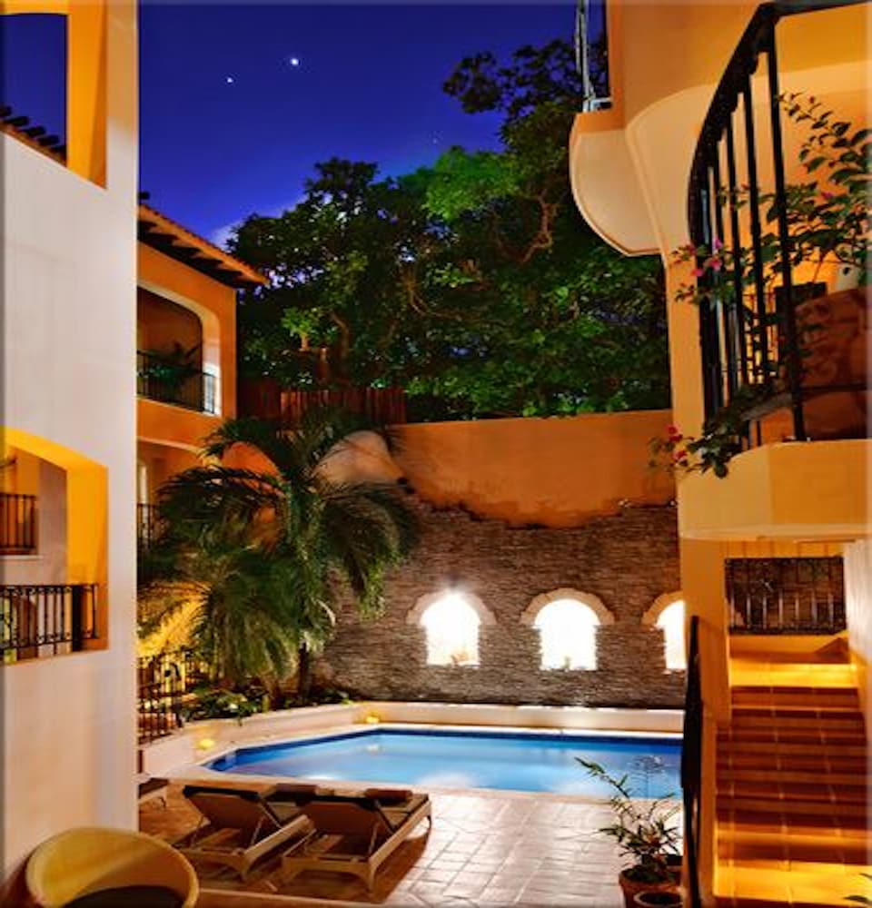 Acanto Playa del Carmen, Trademark Collection by Wyndham — Swimming pool in Playa del Carmen, Quintana Roo