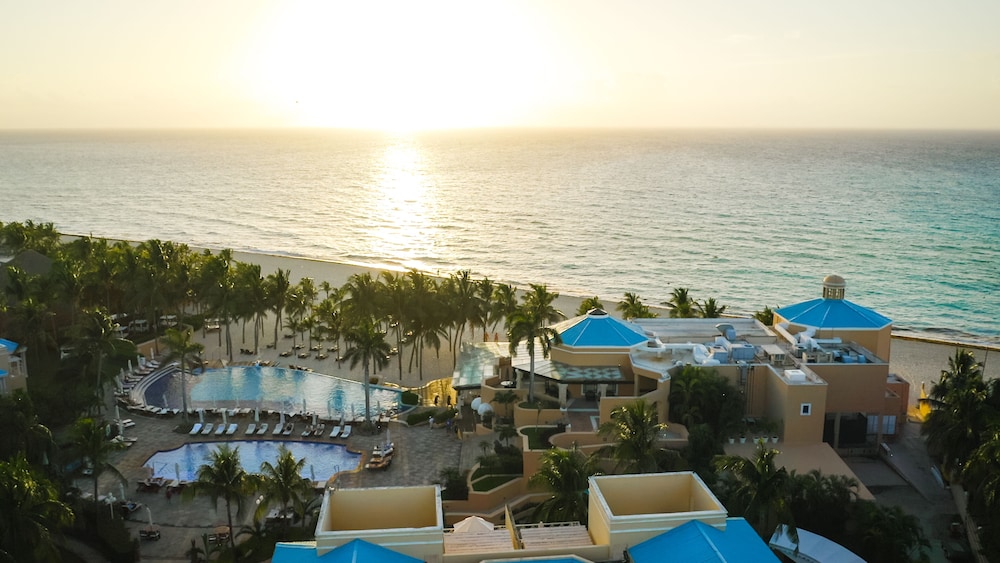 Royal Hideaway Playacar All Inclusive - Adults only — Hotel building in Playa del Carmen, Quintana Roo