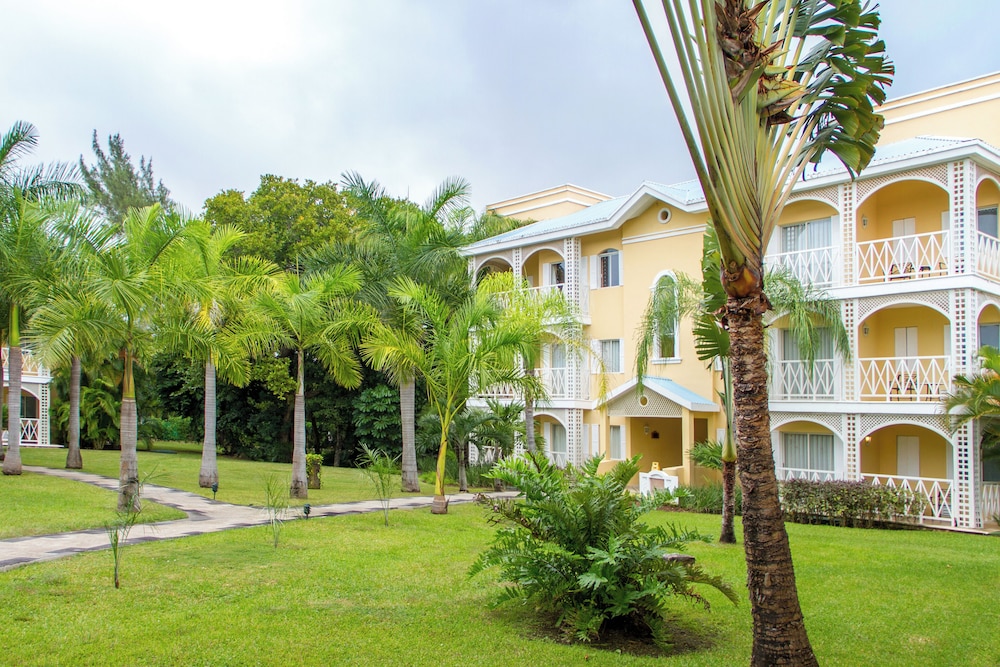 Royal Hideaway Playacar All Inclusive - Adults only — Hotel building in Playa del Carmen, Quintana Roo
