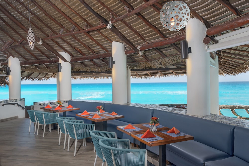 Royal Solaris Cancun - All Inclusive — Restaurant & bars in Cancun, Quintana Roo