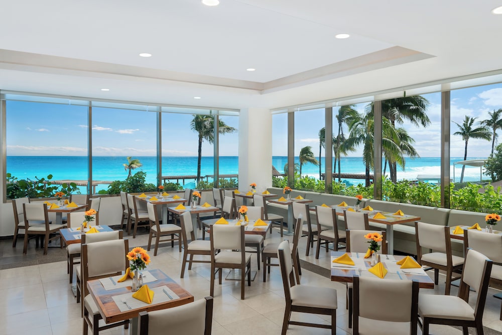 Royal Solaris Cancun - All Inclusive — Restaurant & bars in Cancun, Quintana Roo