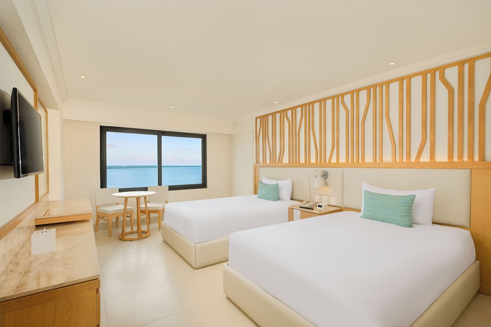 Royal Solaris Cancun - All Inclusive — Hotel rooms in Cancun, Quintana Roo