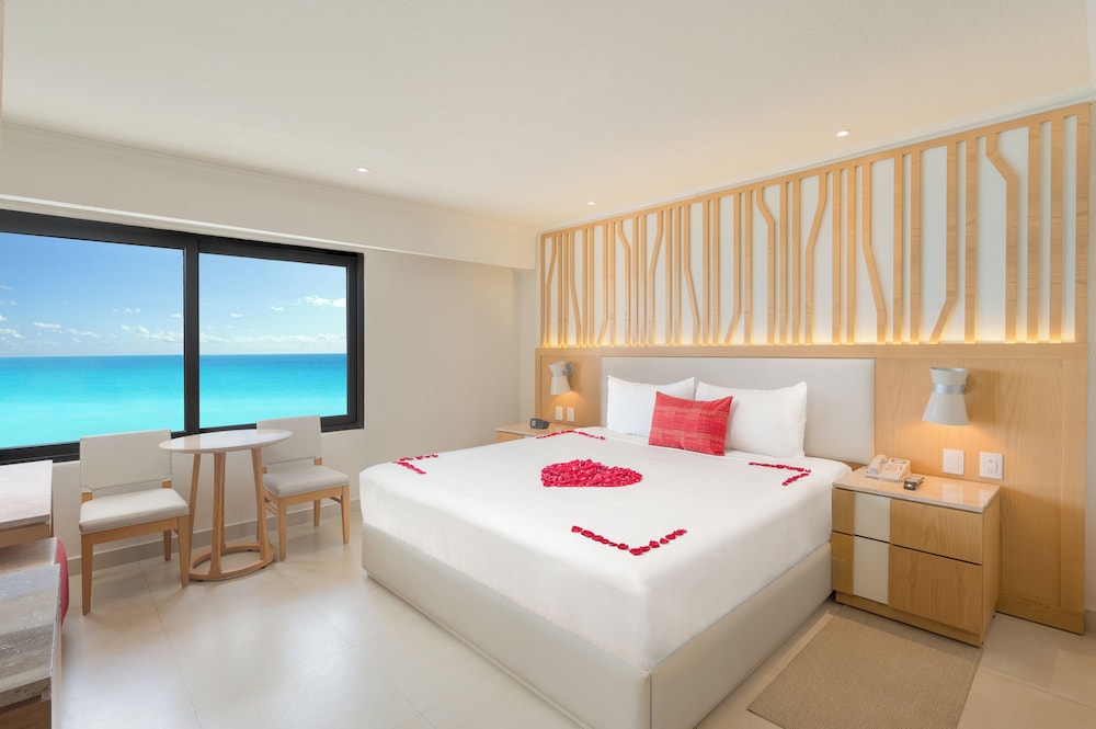 Royal Solaris Cancun - All Inclusive — Hotel rooms in Cancun, Quintana Roo