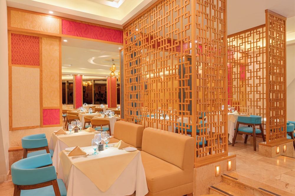 Royal Solaris Cancun - All Inclusive — Restaurant & bars in Cancun, Quintana Roo