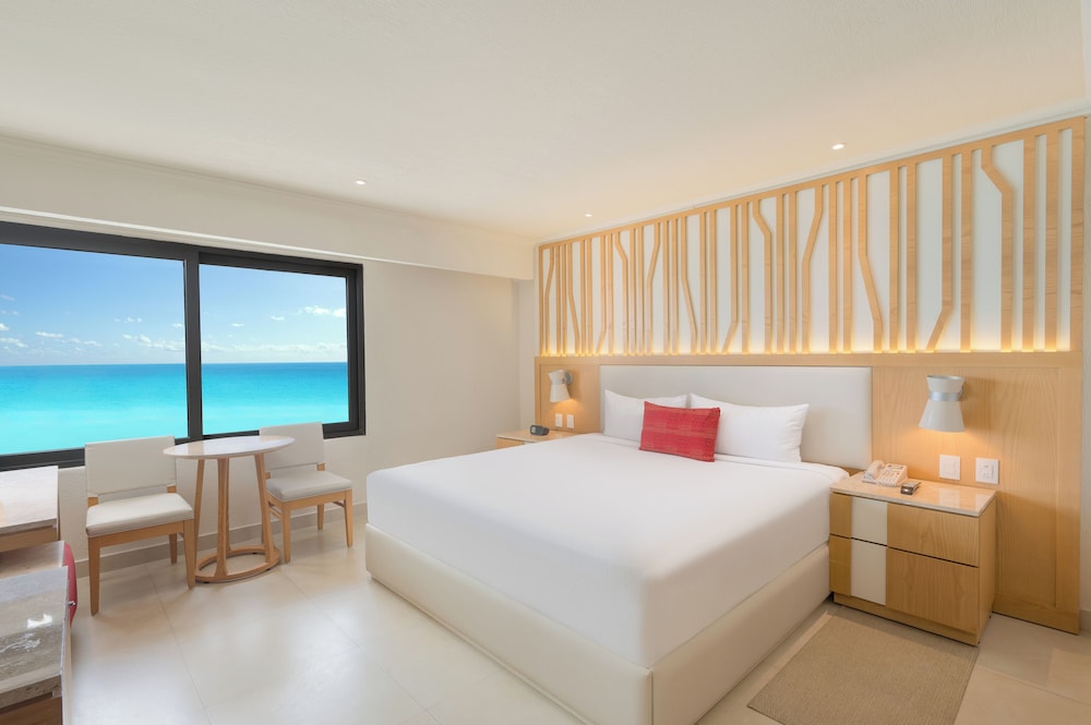Royal Solaris Cancun - All Inclusive — Hotel rooms in Cancun, Quintana Roo