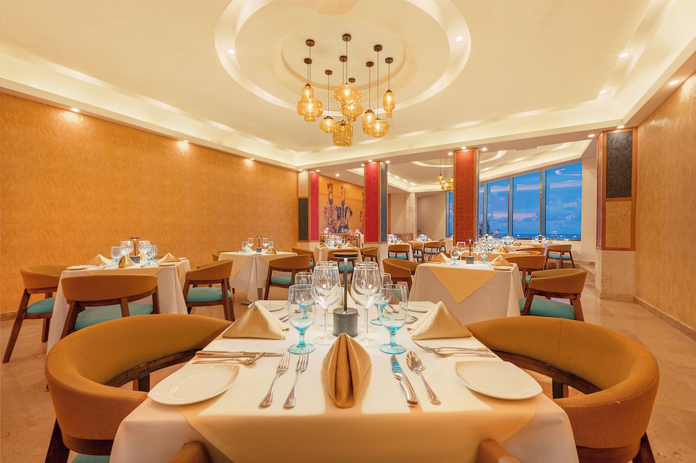 Royal Solaris Cancun - All Inclusive — Restaurant & bars in Cancun, Quintana Roo
