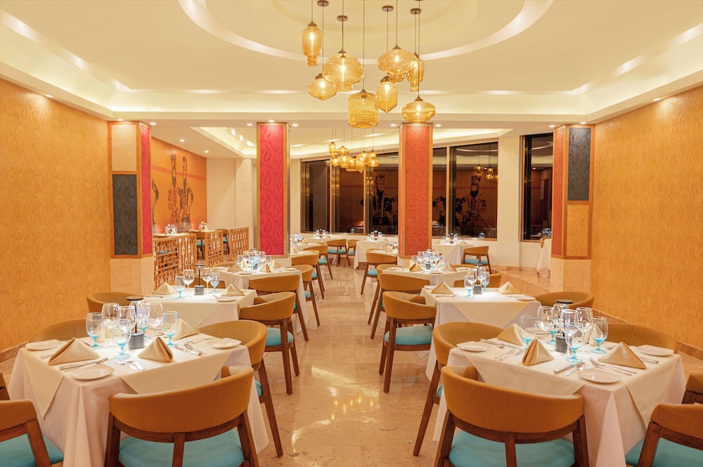 Royal Solaris Cancun - All Inclusive — Restaurant & bars in Cancun, Quintana Roo