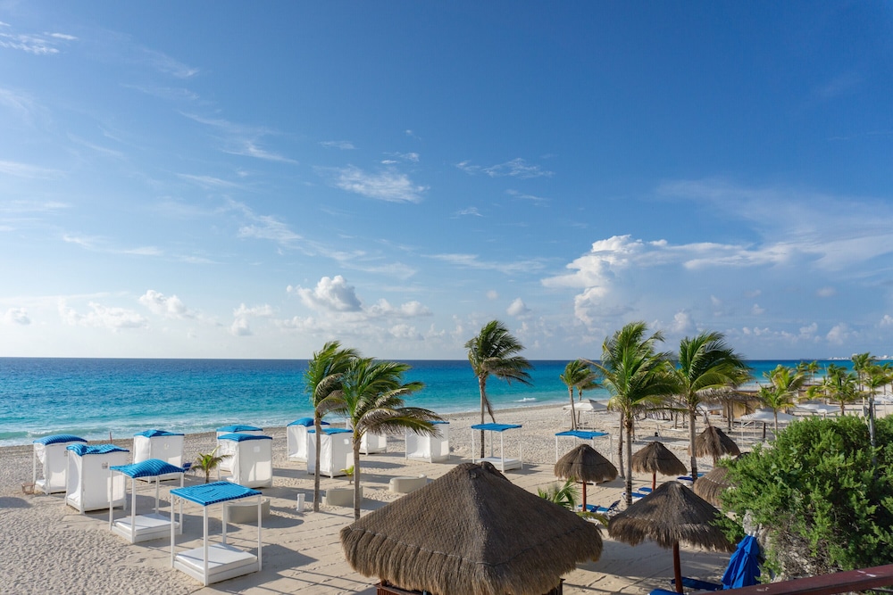 Sunset Royal Beach Resort - All Inclusive — Beach in Cancun, Quintana Roo