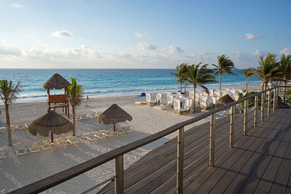 Sunset Royal Beach Resort - All Inclusive — Beach in Cancun, Quintana Roo
