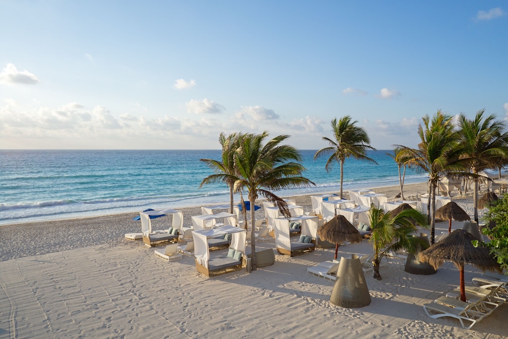 Sunset Royal Beach Resort - All Inclusive — Beach in Cancun, Quintana Roo
