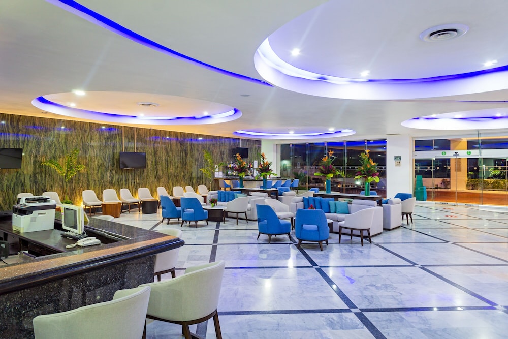 Sunset Royal Beach Resort - All Inclusive — Restaurant & bars in Cancun, Quintana Roo
