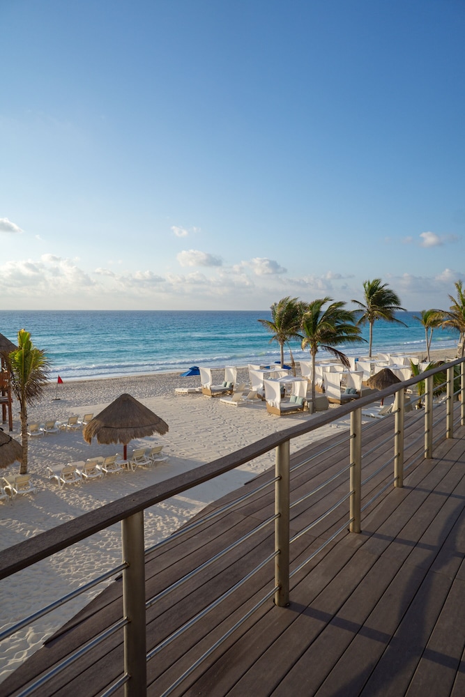 Sunset Royal Beach Resort - All Inclusive — Beach in Cancun, Quintana Roo
