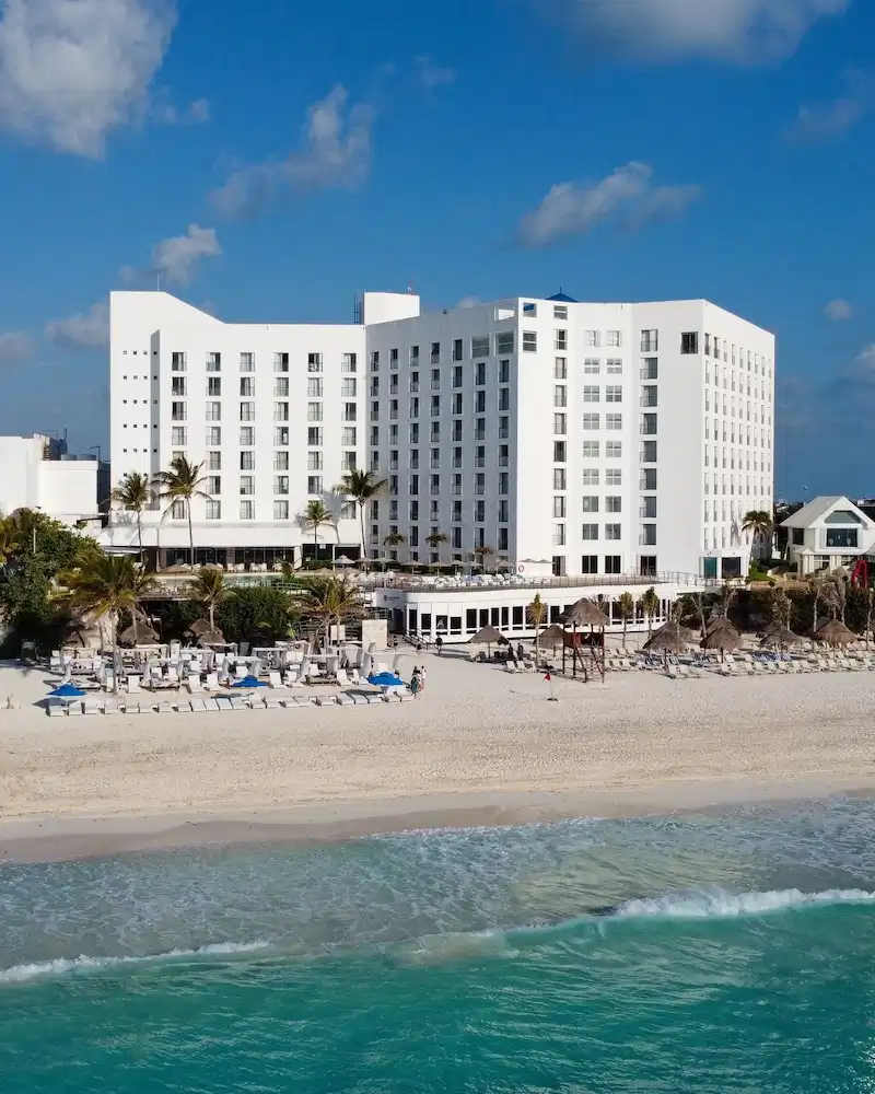 Sunset Royal Beach Resort - All Inclusive — Main photo in Cancun, Quintana Roo