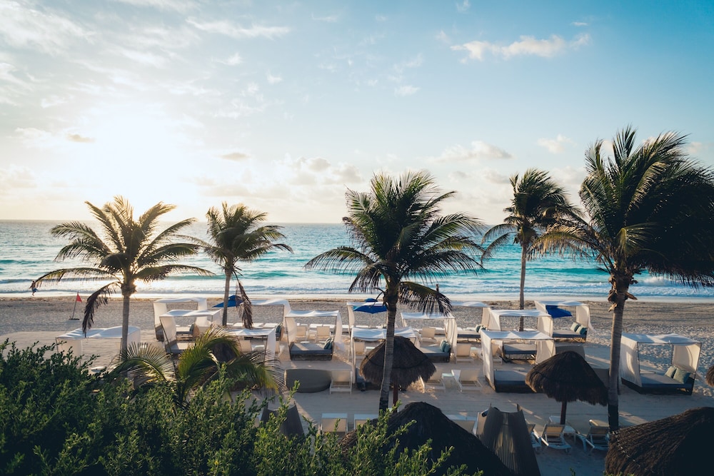 Sunset Royal Beach Resort - All Inclusive — Beach in Cancun, Quintana Roo
