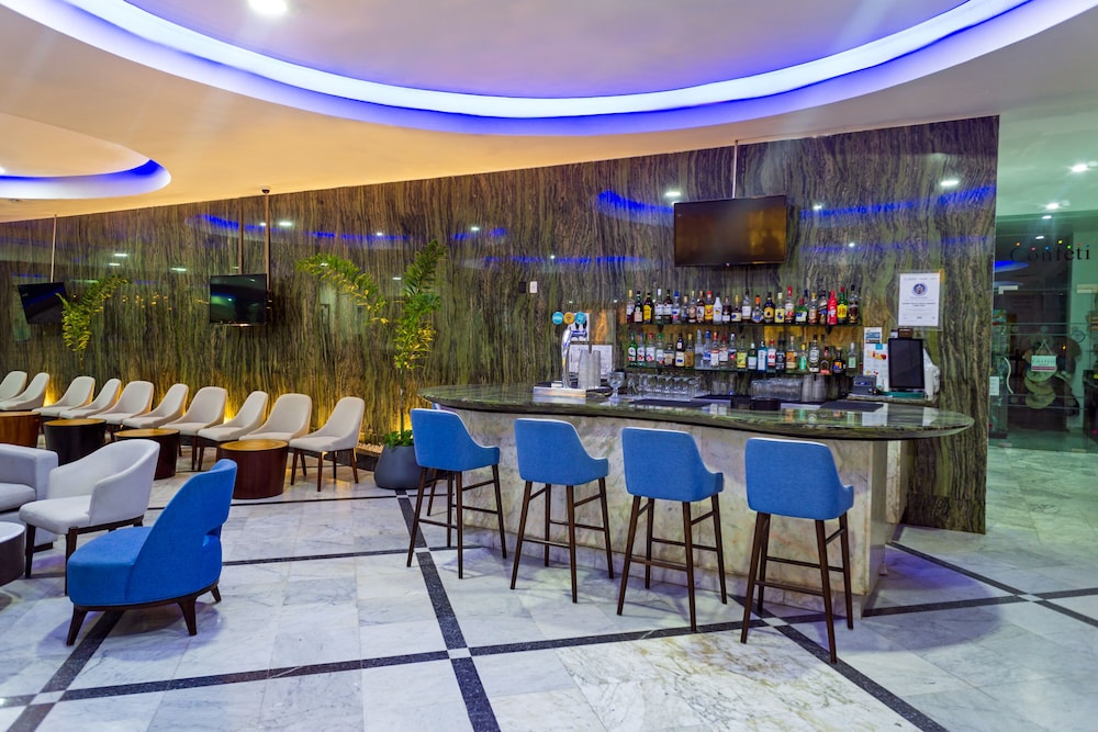 Sunset Royal Beach Resort - All Inclusive — Restaurant & bars in Cancun, Quintana Roo