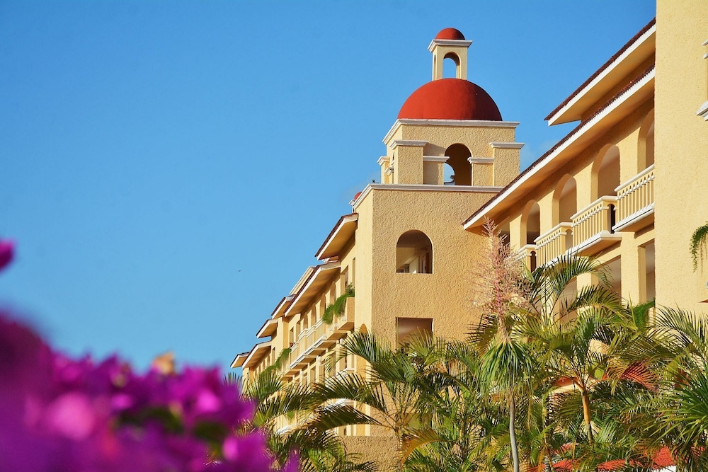 All Ritmo Cancun Resort & Water Park — Hotel building in Cancun, Quintana Roo