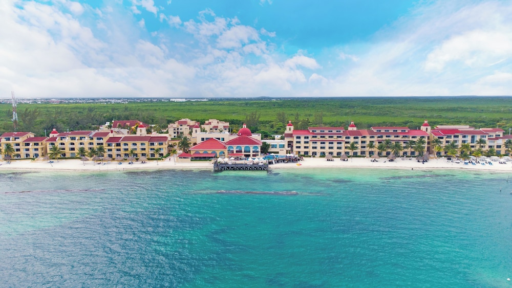 All Ritmo Cancun Resort & Water Park — Hotel building in Cancun, Quintana Roo