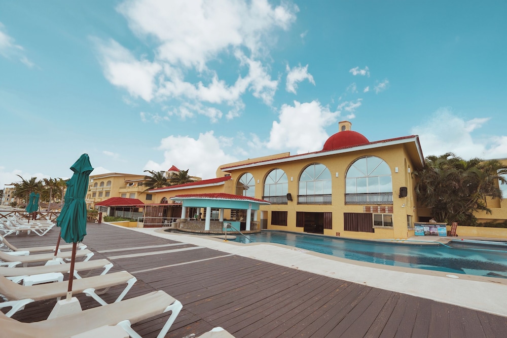 All Ritmo Cancun Resort & Water Park — Hotel building in Cancun, Quintana Roo