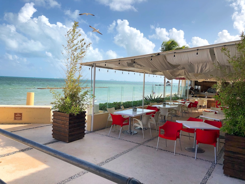 All Ritmo Cancun Resort & Water Park — Restaurant & bars in Cancun, Quintana Roo