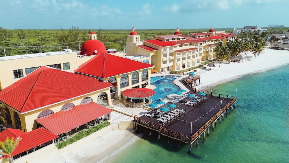 All Ritmo Cancun Resort & Water Park — Hotel building in Cancun, Quintana Roo