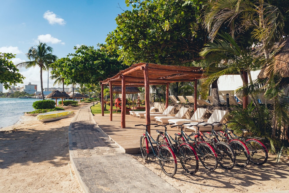 Sunset Marina Resort & Yacht Club - All inclusive — Beach in Cancun, Quintana Roo